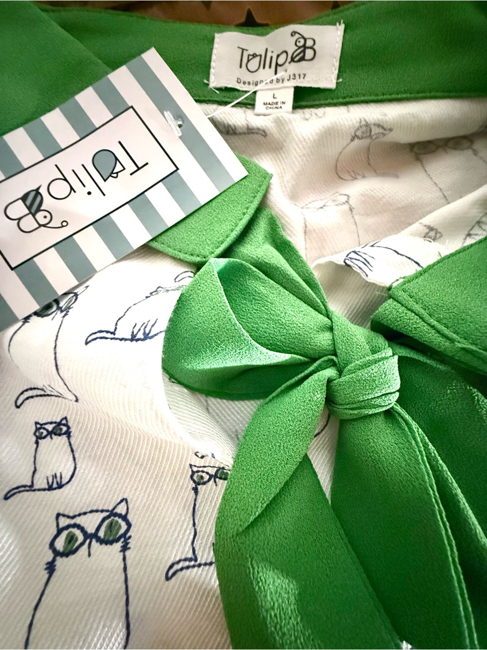 Tulip B Cat Print Bow Collar Blouse in Green and White - Picture 3 of 9